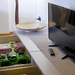 Leone - Family Friendly House סולאזנו